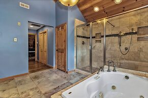 Grey Wolf Lodge with Hot Tub