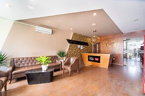 Collection O District 10 Near Van Hanh Hospital Formerly Lan Rung Hote