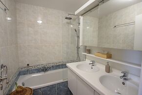 Coastal Apartment in Middelkerke Steps From the Sea