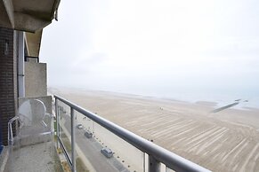Coastal Apartment in Middelkerke Steps From the Sea
