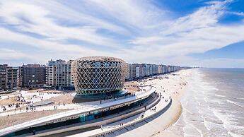 Coastal Apartment in Middelkerke Steps From the Sea