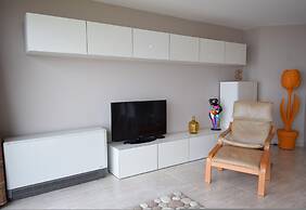 Coastal Apartment in Middelkerke Steps From the Sea