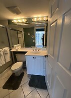 Casa Marina 424: Canal-front Condo W/ Heated Pool & Beach Access 2 Bed