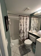 Casa Marina 424: Canal-front Condo W/ Heated Pool & Beach Access 2 Bed