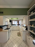 Casa Marina 424: Canal-front Condo W/ Heated Pool & Beach Access 2 Bed