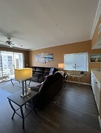 Casa Marina 424: Canal-front Condo W/ Heated Pool & Beach Access 2 Bed