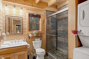 Knock On Wood 1 Bedroom Cabin