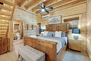 Knock On Wood 1 Bedroom Cabin