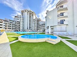 Albufeira Skylight 2 by Homing