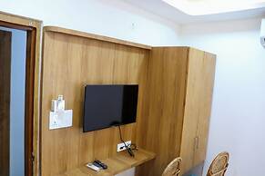 Maayaa inn by Ganges