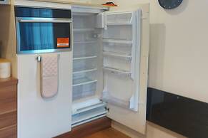 Modern 2-bed Apartment -12 Min Walk to Centre