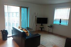 Modern 2-bed Apartment -12 Min Walk to Centre
