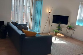 Modern 2-bed Apartment -12 Min Walk to Centre