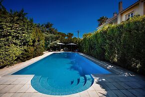 South Blue Tranquil Villa