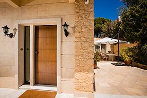 South Blue Tranquil Villa