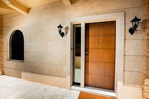 South Blue Tranquil Villa