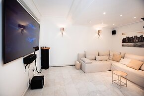 South Blue Tranquil Villa