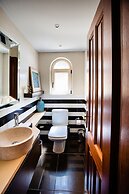 South Blue Tranquil Villa