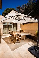 South Blue Tranquil Villa