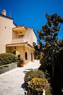 South Blue Tranquil Villa