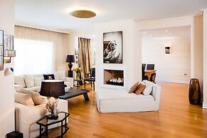 South Blue Tranquil Villa