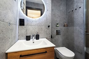 Silver - by Kairos Apartments