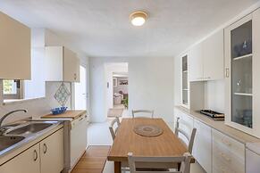 Belvedere - Seafront Apartment - 3 Places
