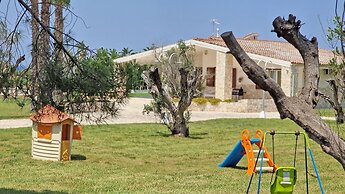 Villa With Swimming Pool Sleeps 8 Three Bedrooms