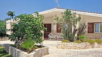 Villa With Swimming Pool Sleeps 8 Three Bedrooms