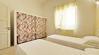 Villa With Swimming Pool Sleeps 8 Three Bedrooms