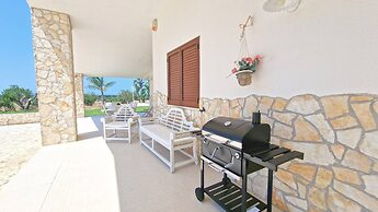 Villa With Swimming Pool Sleeps 8 Three Bedrooms