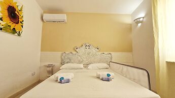 Villa With Swimming Pool Sleeps 8 Three Bedrooms