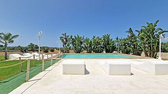 Villa With Swimming Pool Sleeps 8 Three Bedrooms