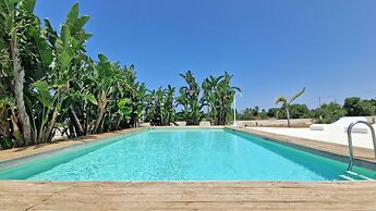 Villa With Swimming Pool Sleeps 8 Three Bedrooms