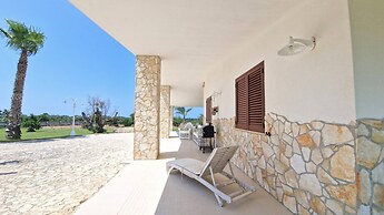 Villa With Swimming Pool Sleeps 8 Three Bedrooms