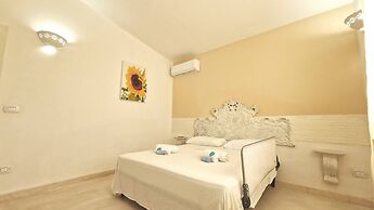 Villa With Swimming Pool Sleeps 8 Three Bedrooms