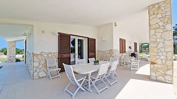 Villa With Swimming Pool Sleeps 8 Three Bedrooms