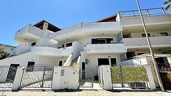 App Lungolago 3 Places Near the Beach