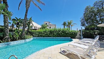 Arainn Lupiae - House for 3 Guests in Residence With Pool