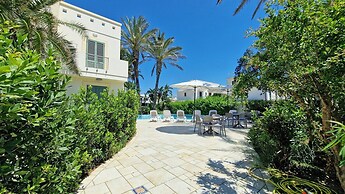 Arainn Lupiae - House for 3 Guests in Residence With Pool