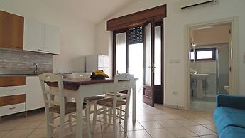 Villetta Nonno Seba Sleeps 4 Just a few Metres From the sea