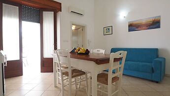Villetta Nonno Seba Sleeps 4 Just a few Metres From the sea