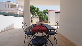 Villetta Nonno Seba Sleeps 4 Just a few Metres From the sea