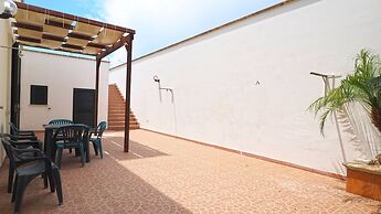 Apartment Torre Suda 1 - 7 Beds Just a few Meters From the sea