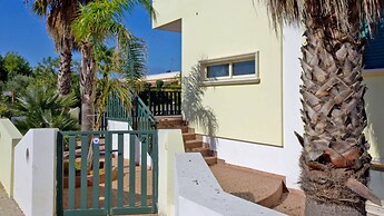 Apartment Torre Suda 1 - 7 Beds Just a few Meters From the sea