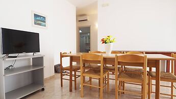 Apartment Torre Suda 1 - 7 Beds Just a few Meters From the sea