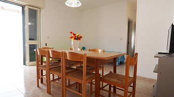 Apartment Torre Suda 1 - 7 Beds Just a few Meters From the sea