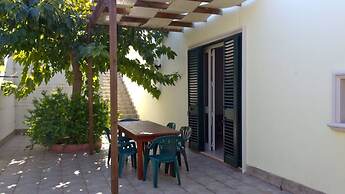 Apartment Torre Suda 1 - 7 Beds Just a few Meters From the sea