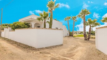 Villa Eriberto - Pool 3 Bedrooms 8 Sleeps