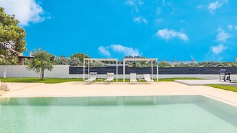 Villa Eriberto - Pool 3 Bedrooms 8 Sleeps